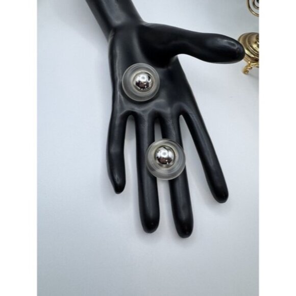 1970’s Vintage Pierre Cardin 14k Back Post Earrings- Gorgeous Vintage Earrings - Picture 5 of 15